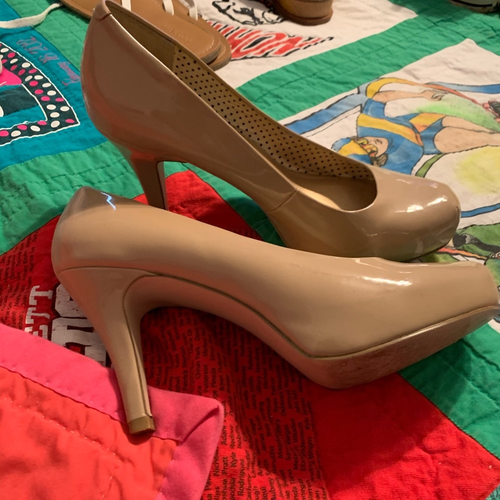Heels - Picture 2 of 2